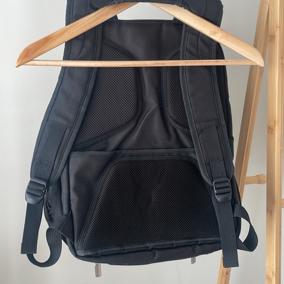 Targus corporate traveler backpack - Picture 8 of 12